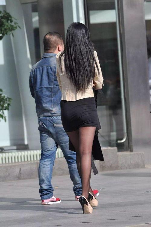 穿黑丝袜的美女,美女生机勃勃的时尚演绎