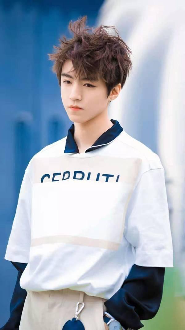 圈内爆料王俊凯恋情24年,24年青春守候终迎来心动时刻