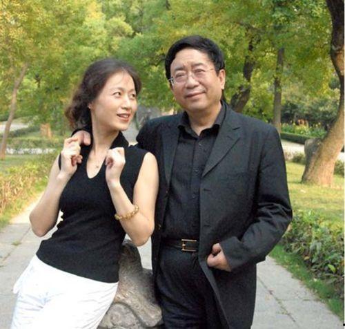 叶玉卿老公回老家,揭秘豪门背后的温馨故事